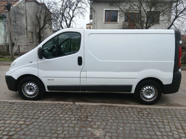 Белый Рено Трафик, объемом двигателя 2 л и пробегом 317 тыс. км за 8745 $, фото 7 на Automoto.ua