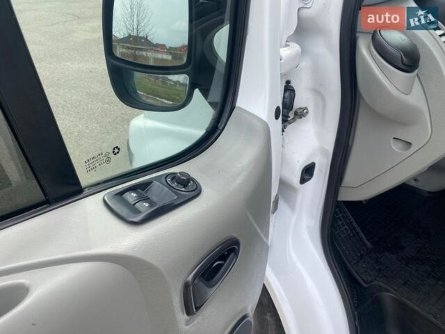 Белый Рено Трафик, объемом двигателя 2 л и пробегом 320 тыс. км за 12250 $, фото 22 на Automoto.ua