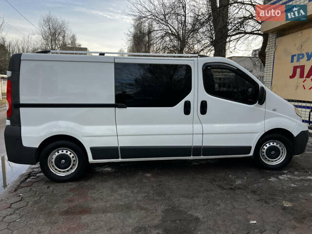 Белый Рено Трафик, объемом двигателя 2 л и пробегом 276 тыс. км за 13500 $, фото 28 на Automoto.ua