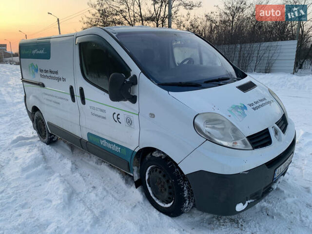Білий Рено Трафік, об'ємом двигуна 2 л та пробігом 370 тис. км за 10000 $, фото 1 на Automoto.ua