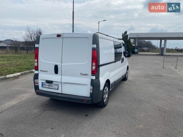 Белый Рено Трафик, объемом двигателя 2 л и пробегом 320 тыс. км за 12250 $, фото 5 на Automoto.ua