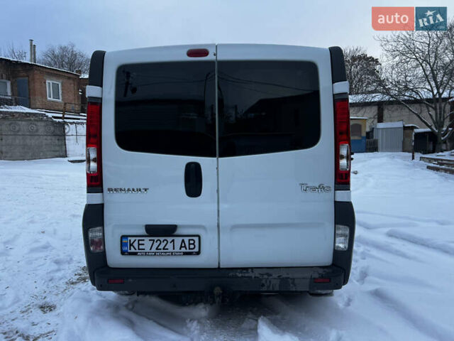 Белый Рено Трафик, объемом двигателя 2 л и пробегом 275 тыс. км за 13000 $, фото 6 на Automoto.ua