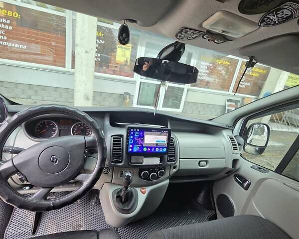 Білий Рено Трафік, об'ємом двигуна 2 л та пробігом 205 тис. км за 15500 $, фото 9 на Automoto.ua