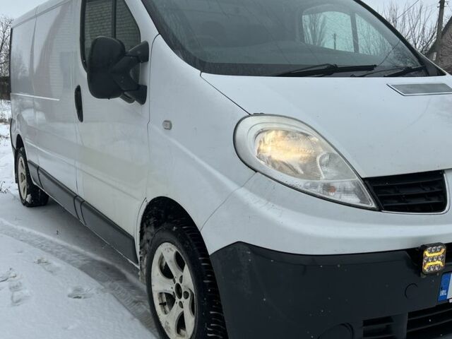 Белый Рено Трафик, объемом двигателя 2 л и пробегом 280 тыс. км за 3200 $, фото 8 на Automoto.ua