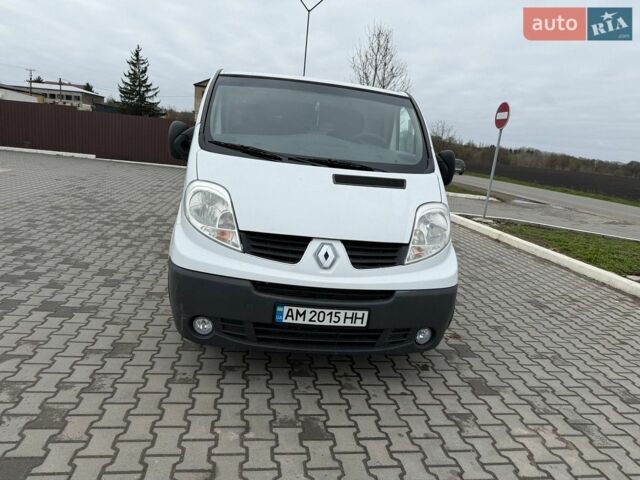 Белый Рено Трафик, объемом двигателя 2 л и пробегом 350 тыс. км за 9200 $, фото 9 на Automoto.ua