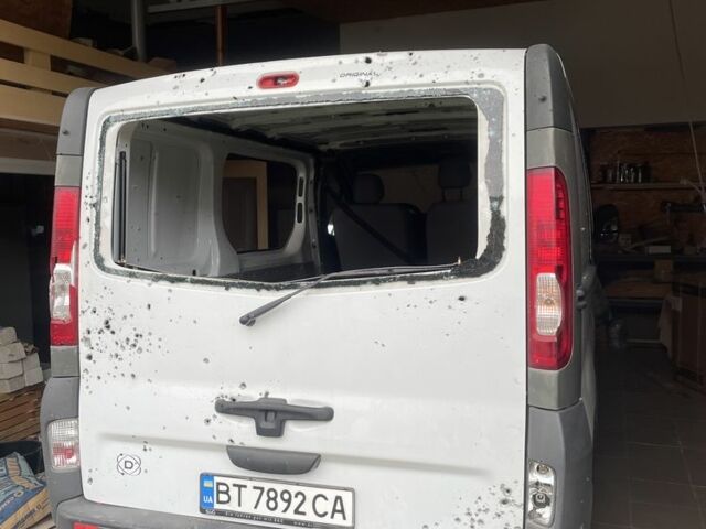 Белый Рено Трафик, объемом двигателя 2 л и пробегом 270 тыс. км за 3000 $, фото 2 на Automoto.ua
