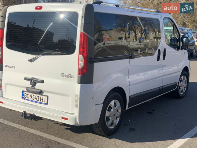 Белый Рено Трафик, объемом двигателя 2 л и пробегом 314 тыс. км за 12800 $, фото 1 на Automoto.ua