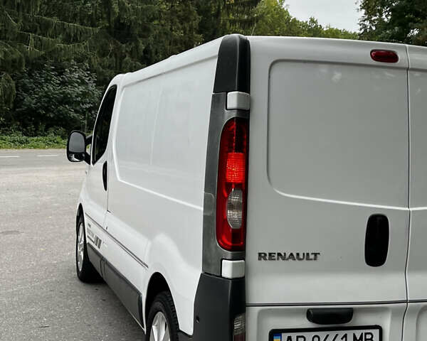 Белый Рено Трафик, объемом двигателя 2 л и пробегом 287 тыс. км за 9500 $, фото 10 на Automoto.ua
