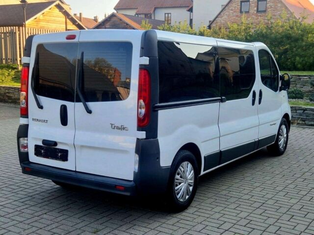 Белый Рено Трафик, объемом двигателя 2 л и пробегом 281 тыс. км за 8000 $, фото 6 на Automoto.ua