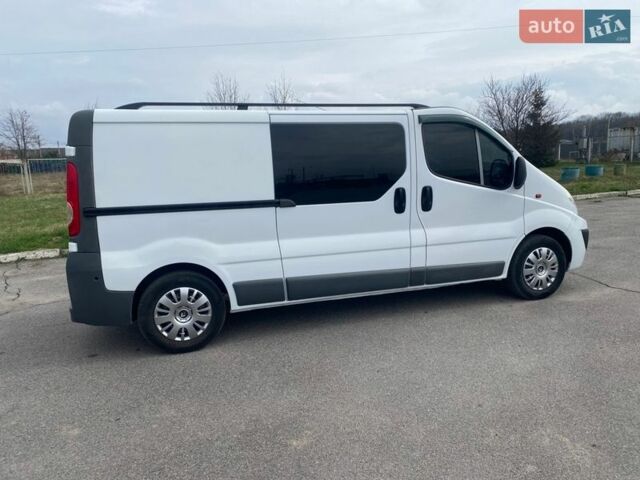 Белый Рено Трафик, объемом двигателя 2 л и пробегом 320 тыс. км за 12250 $, фото 3 на Automoto.ua