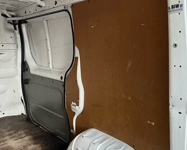 Белый Рено Трафик, объемом двигателя 2 л и пробегом 400 тыс. км за 9000 $, фото 11 на Automoto.ua