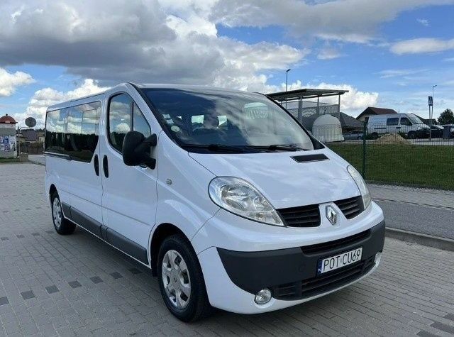 Білий Рено Трафік, об'ємом двигуна 2 л та пробігом 190 тис. км за 8300 $, фото 2 на Automoto.ua
