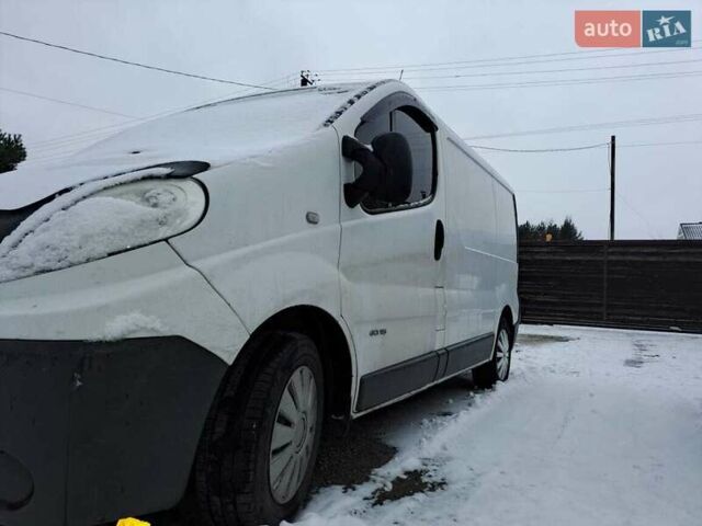 Белый Рено Трафик, объемом двигателя 2 л и пробегом 430 тыс. км за 8300 $, фото 8 на Automoto.ua