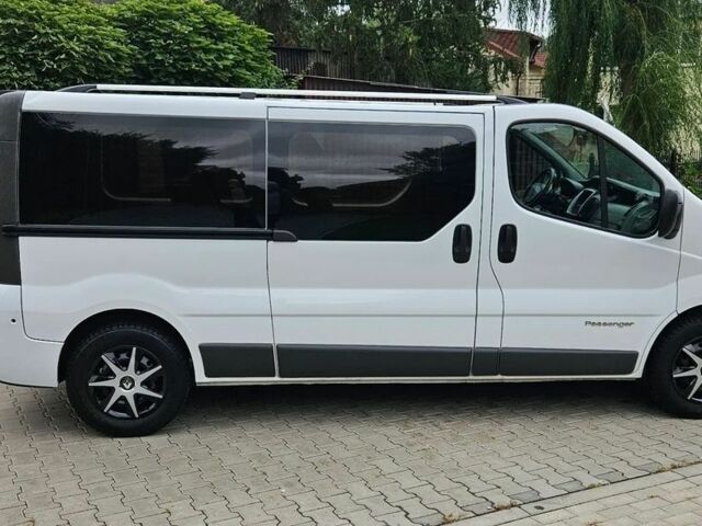 Белый Рено Трафик, объемом двигателя 2 л и пробегом 195 тыс. км за 7500 $, фото 5 на Automoto.ua