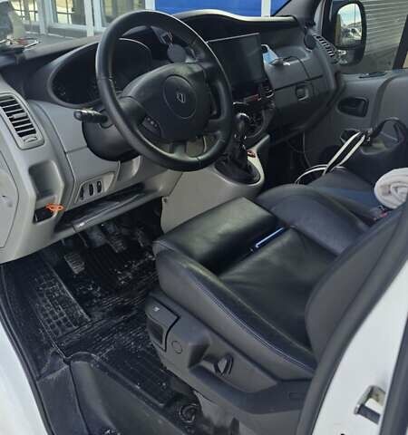 Білий Рено Трафік, об'ємом двигуна 2 л та пробігом 355 тис. км за 12999 $, фото 11 на Automoto.ua