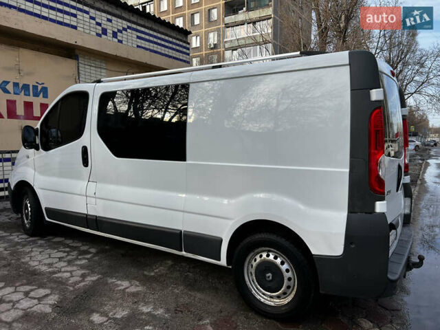 Белый Рено Трафик, объемом двигателя 2 л и пробегом 276 тыс. км за 13500 $, фото 4 на Automoto.ua