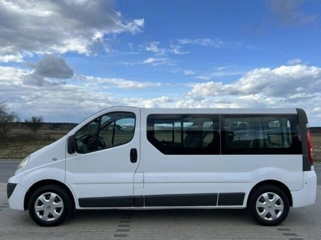 Білий Рено Трафік, об'ємом двигуна 2 л та пробігом 190 тис. км за 8300 $, фото 7 на Automoto.ua