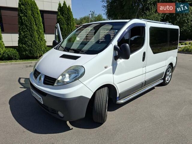 Белый Рено Трафик, объемом двигателя 2 л и пробегом 290 тыс. км за 13500 $, фото 6 на Automoto.ua