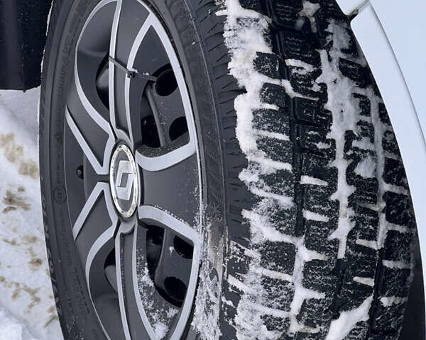 Белый Рено Трафик, объемом двигателя 2 л и пробегом 298 тыс. км за 13150 $, фото 28 на Automoto.ua