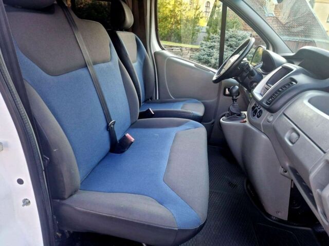 Белый Рено Трафик, объемом двигателя 2 л и пробегом 281 тыс. км за 8000 $, фото 13 на Automoto.ua