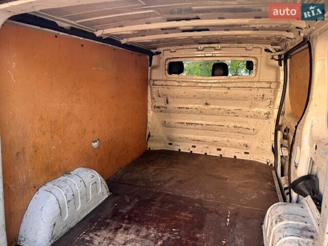 Белый Рено Трафик, объемом двигателя 2 л и пробегом 417 тыс. км за 9200 $, фото 15 на Automoto.ua