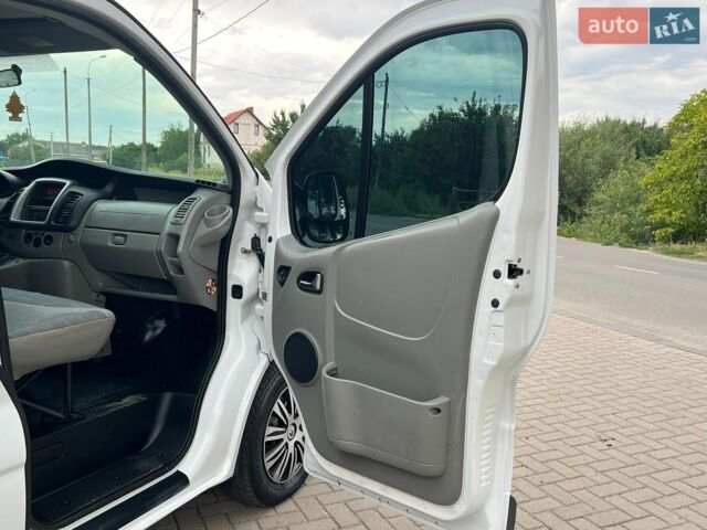 Білий Рено Трафік, об'ємом двигуна 2 л та пробігом 272 тис. км за 12450 $, фото 35 на Automoto.ua