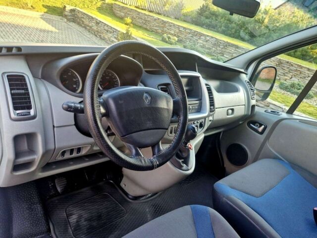 Белый Рено Трафик, объемом двигателя 2 л и пробегом 281 тыс. км за 8000 $, фото 10 на Automoto.ua