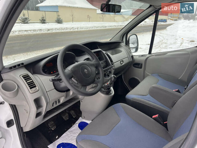 Белый Рено Трафик, объемом двигателя 2 л и пробегом 298 тыс. км за 13150 $, фото 18 на Automoto.ua