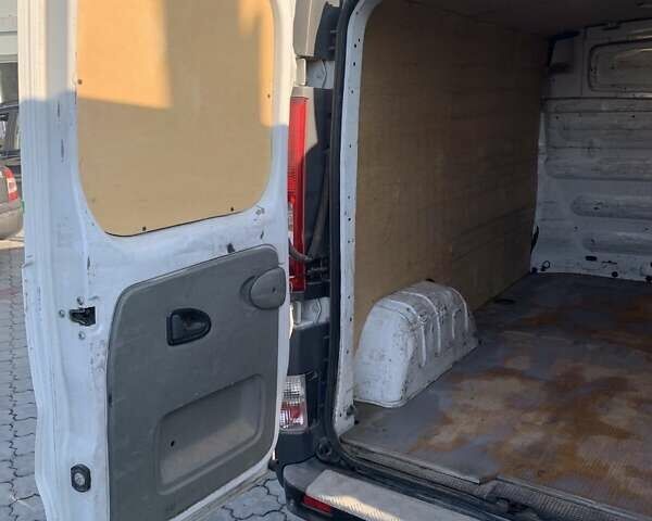 Белый Рено Трафик, объемом двигателя 2 л и пробегом 246 тыс. км за 9000 $, фото 12 на Automoto.ua