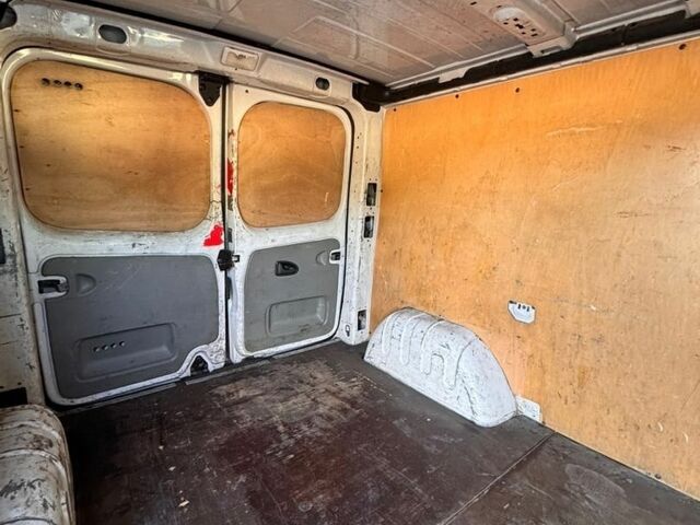 Белый Рено Трафик, объемом двигателя 2 л и пробегом 417 тыс. км за 9200 $, фото 16 на Automoto.ua