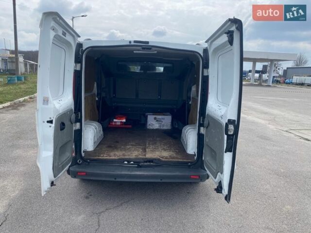 Белый Рено Трафик, объемом двигателя 2 л и пробегом 320 тыс. км за 12250 $, фото 57 на Automoto.ua