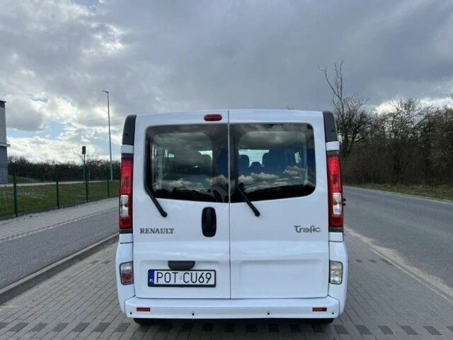 Білий Рено Трафік, об'ємом двигуна 2 л та пробігом 190 тис. км за 8300 $, фото 1 на Automoto.ua