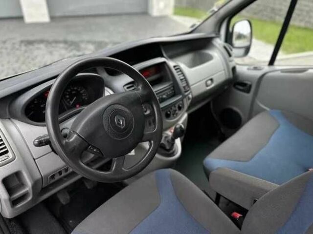 Белый Рено Трафик, объемом двигателя 2 л и пробегом 188 тыс. км за 7500 $, фото 12 на Automoto.ua