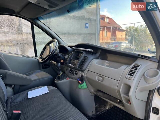 Белый Рено Трафик, объемом двигателя 2 л и пробегом 550 тыс. км за 7200 $, фото 6 на Automoto.ua