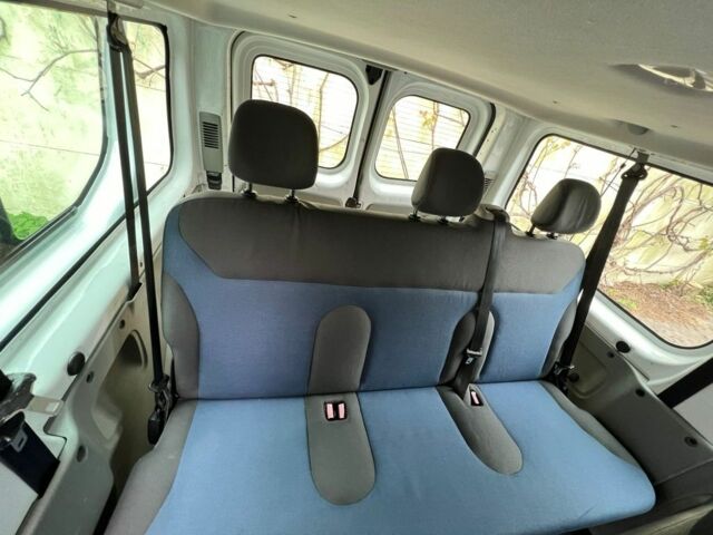 Білий Рено Трафік, об'ємом двигуна 2 л та пробігом 190 тис. км за 8300 $, фото 18 на Automoto.ua