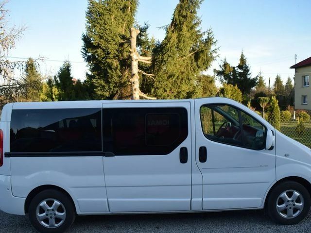 Белый Рено Трафик, объемом двигателя 2 л и пробегом 200 тыс. км за 8100 $, фото 1 на Automoto.ua