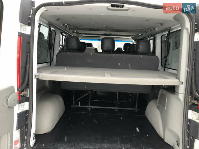 Белый Рено Трафик, объемом двигателя 2 л и пробегом 273 тыс. км за 14700 $, фото 15 на Automoto.ua