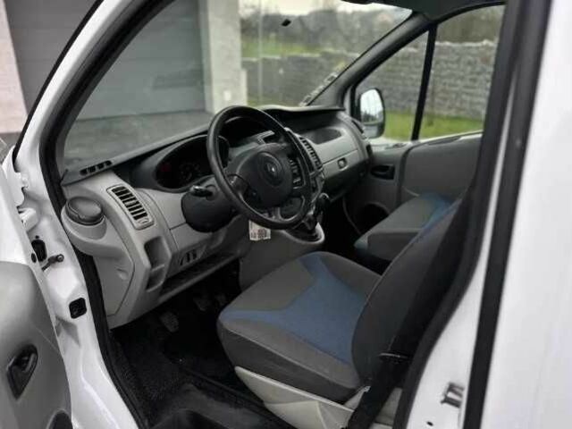 Белый Рено Трафик, объемом двигателя 2 л и пробегом 188 тыс. км за 7500 $, фото 11 на Automoto.ua