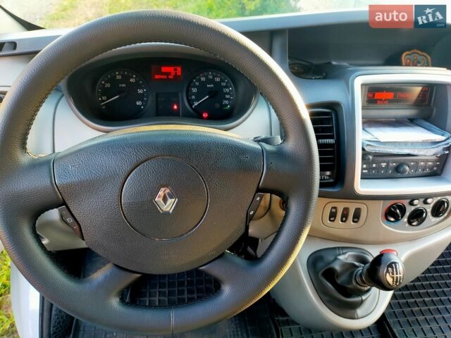 Білий Рено Трафік, об'ємом двигуна 2 л та пробігом 307 тис. км за 9990 $, фото 13 на Automoto.ua