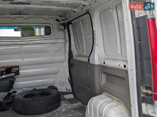 Белый Рено Трафик, объемом двигателя 2 л и пробегом 280 тыс. км за 7500 $, фото 8 на Automoto.ua