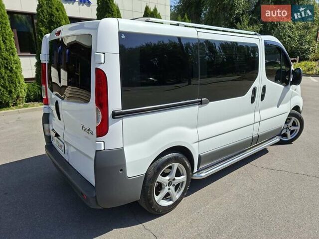 Белый Рено Трафик, объемом двигателя 2 л и пробегом 290 тыс. км за 13500 $, фото 24 на Automoto.ua
