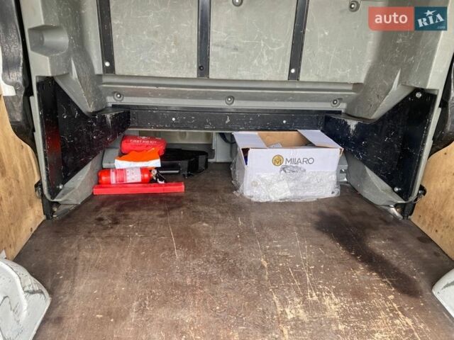 Белый Рено Трафик, объемом двигателя 2 л и пробегом 320 тыс. км за 12250 $, фото 58 на Automoto.ua