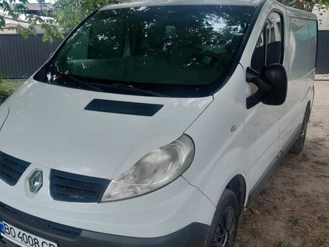 Білий Рено Трафік, об'ємом двигуна 2 л та пробігом 233 тис. км за 9500 $, фото 1 на Automoto.ua