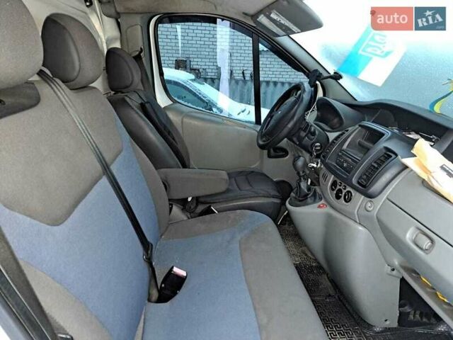 Белый Рено Трафик, объемом двигателя 2 л и пробегом 430 тыс. км за 8300 $, фото 10 на Automoto.ua
