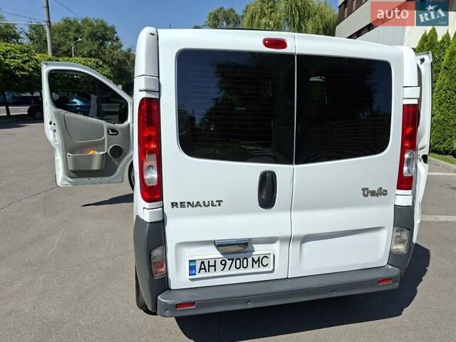 Белый Рено Трафик, объемом двигателя 2 л и пробегом 290 тыс. км за 13500 $, фото 11 на Automoto.ua