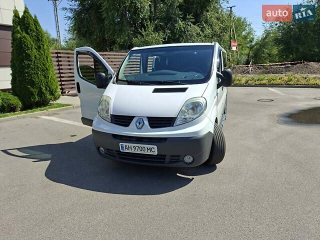 Белый Рено Трафик, объемом двигателя 2 л и пробегом 290 тыс. км за 13500 $, фото 8 на Automoto.ua