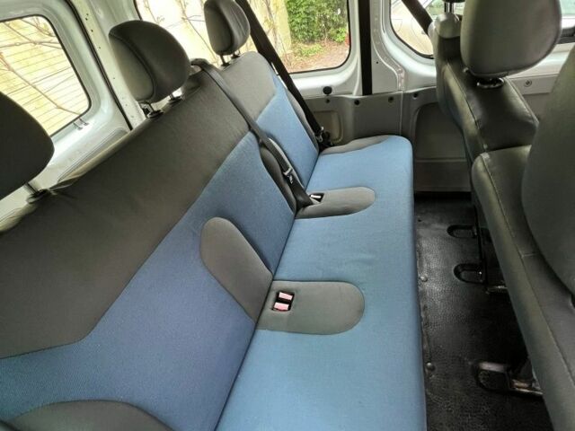 Білий Рено Трафік, об'ємом двигуна 2 л та пробігом 190 тис. км за 8300 $, фото 8 на Automoto.ua