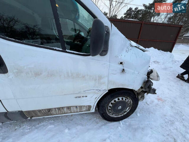 Білий Рено Трафік, об'ємом двигуна 2 л та пробігом 369 тис. км за 6450 $, фото 4 на Automoto.ua