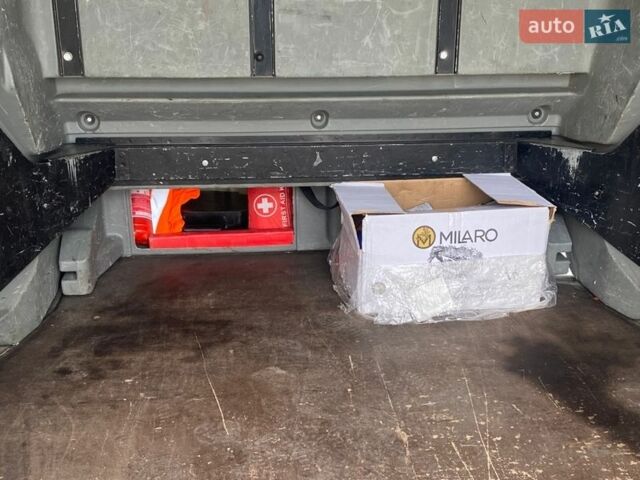 Белый Рено Трафик, объемом двигателя 2 л и пробегом 320 тыс. км за 12250 $, фото 65 на Automoto.ua