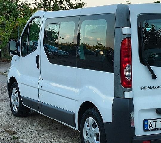 Білий Рено Трафік, об'ємом двигуна 2 л та пробігом 283 тис. км за 12200 $, фото 7 на Automoto.ua